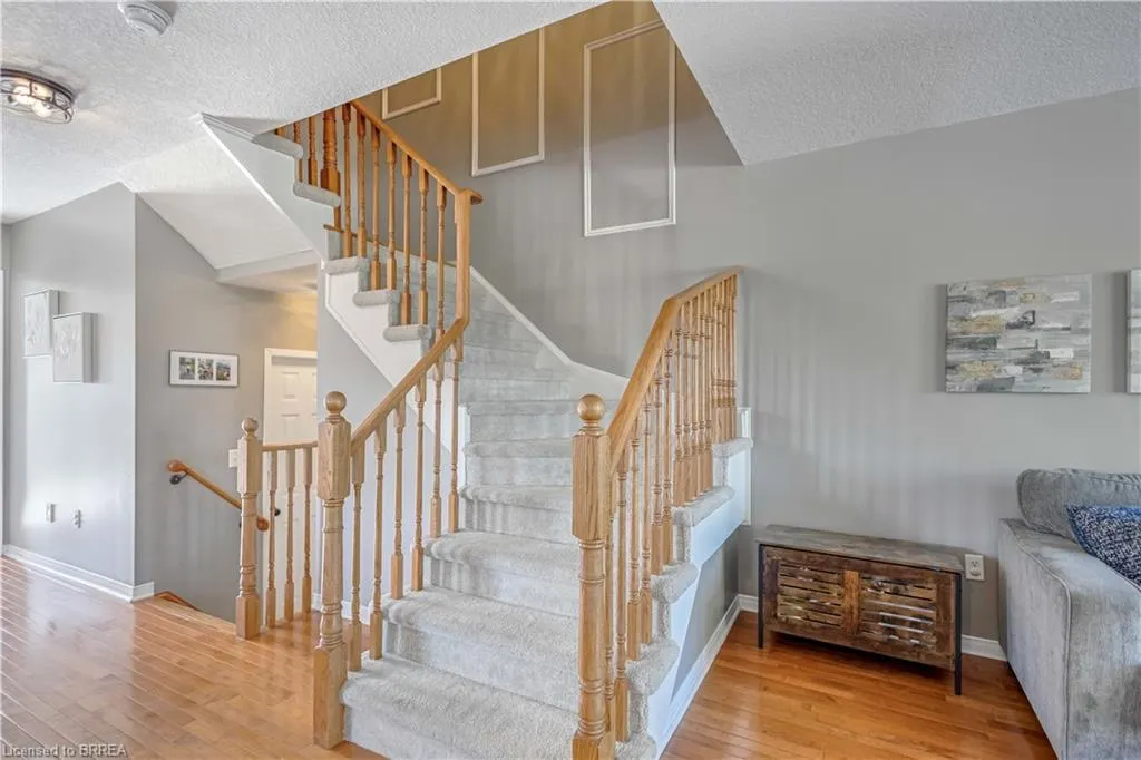 27 Shantz Avenue