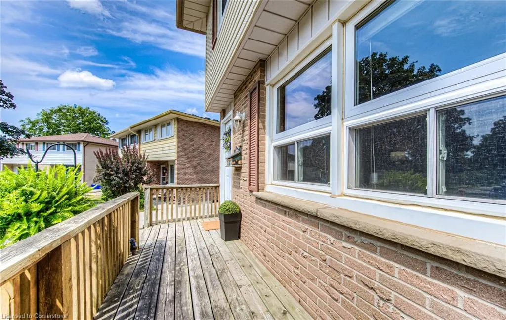 60 Shea Crescent