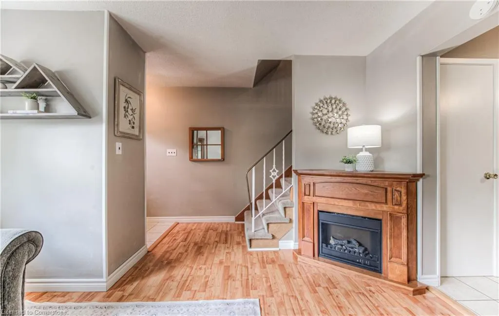 60 Shea Crescent