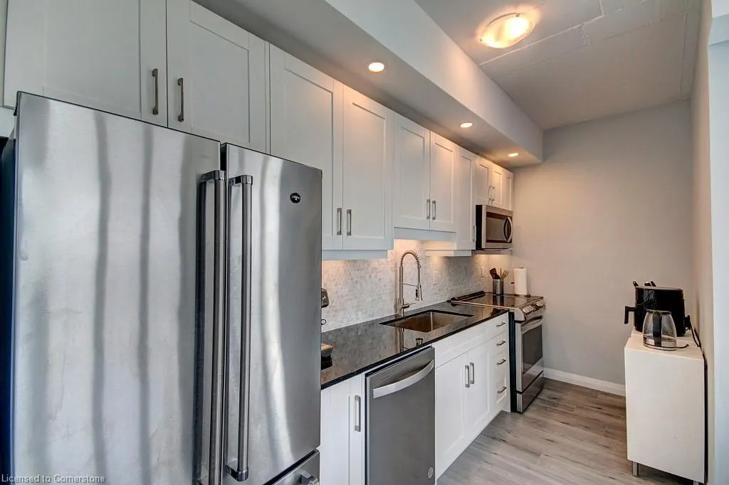 60 Charles Street W, #1805