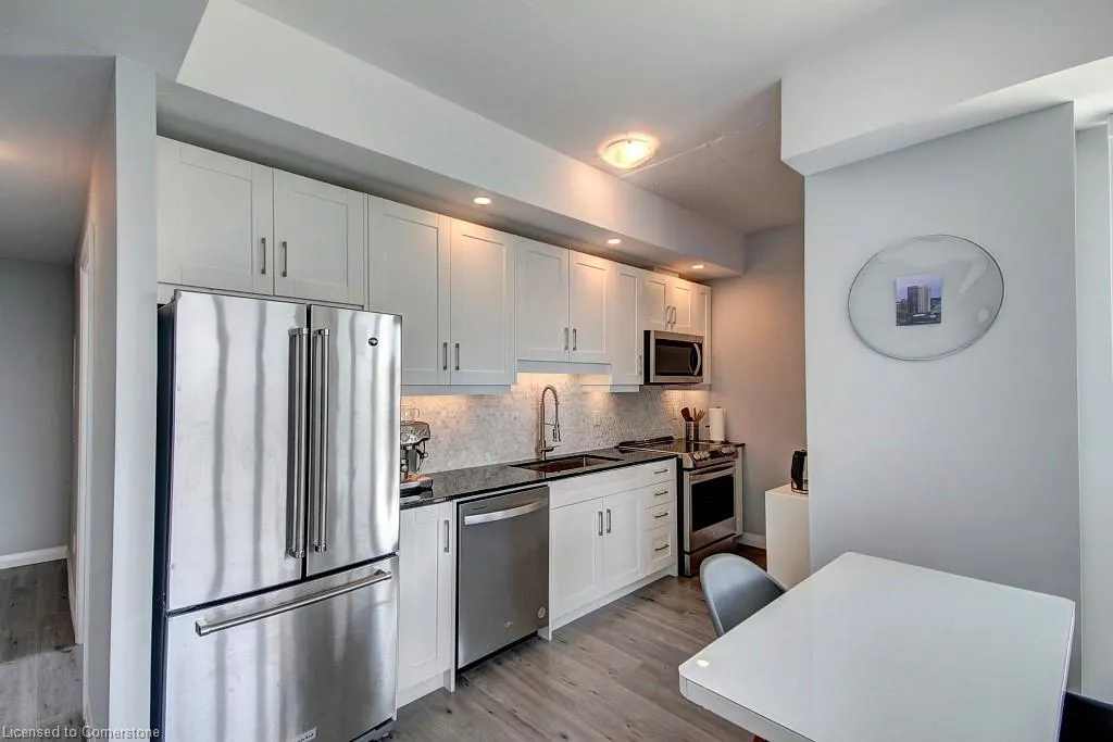 60 Charles Street W, #1805