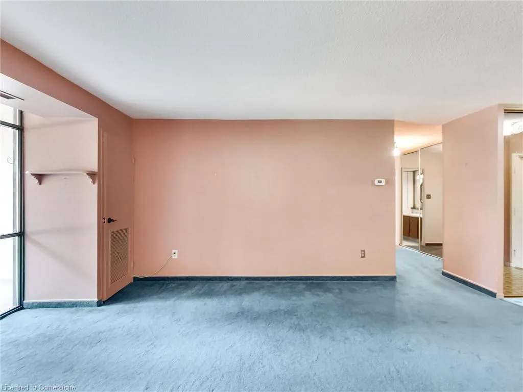 500 Green Road, #203