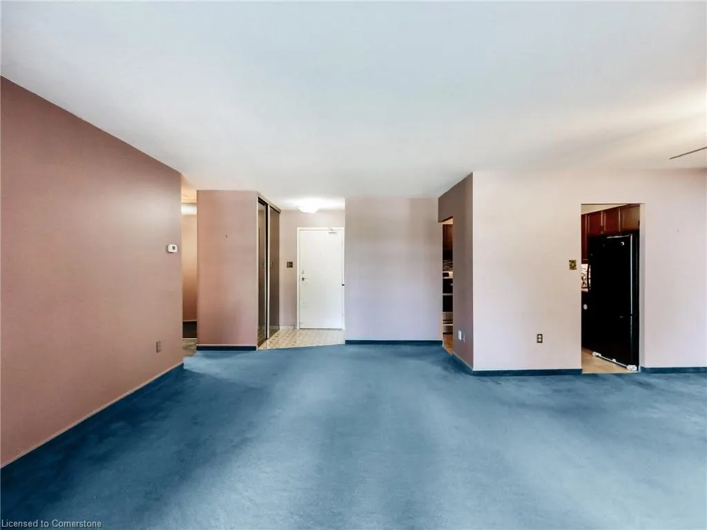 500 Green Road, #203