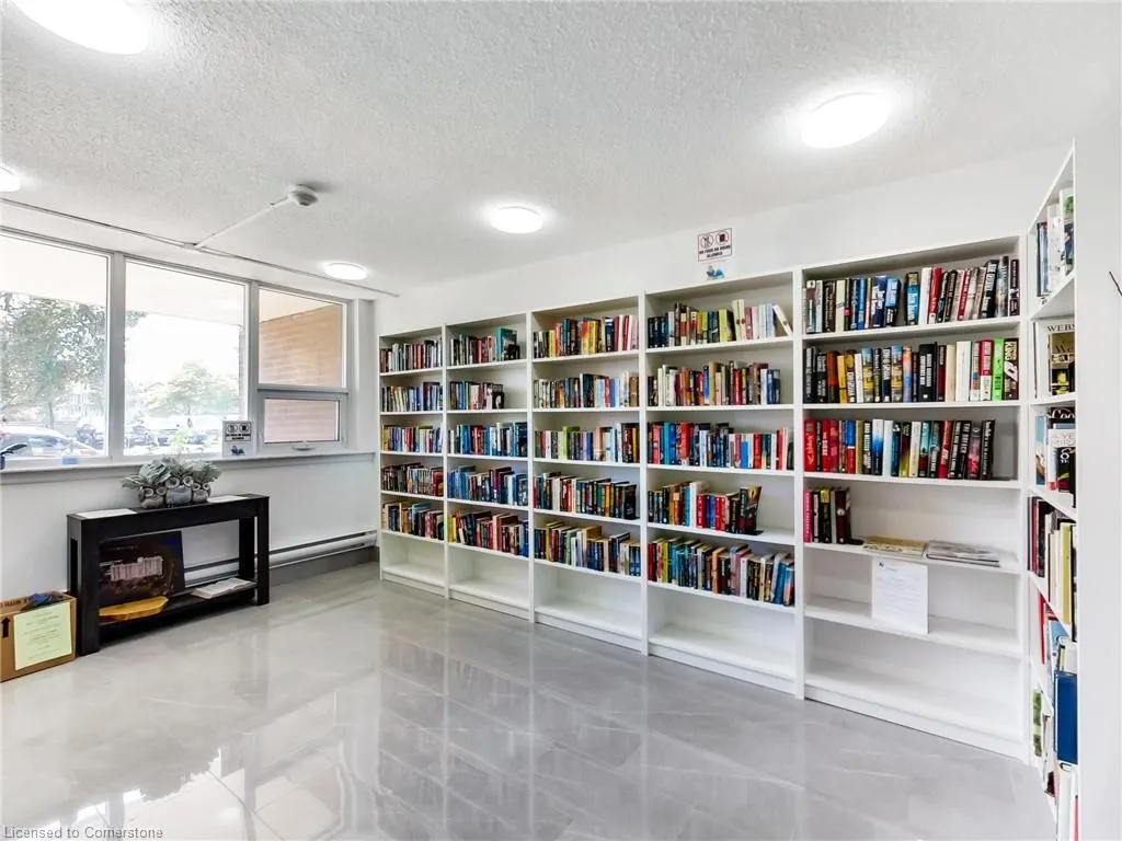 500 Green Road, #203