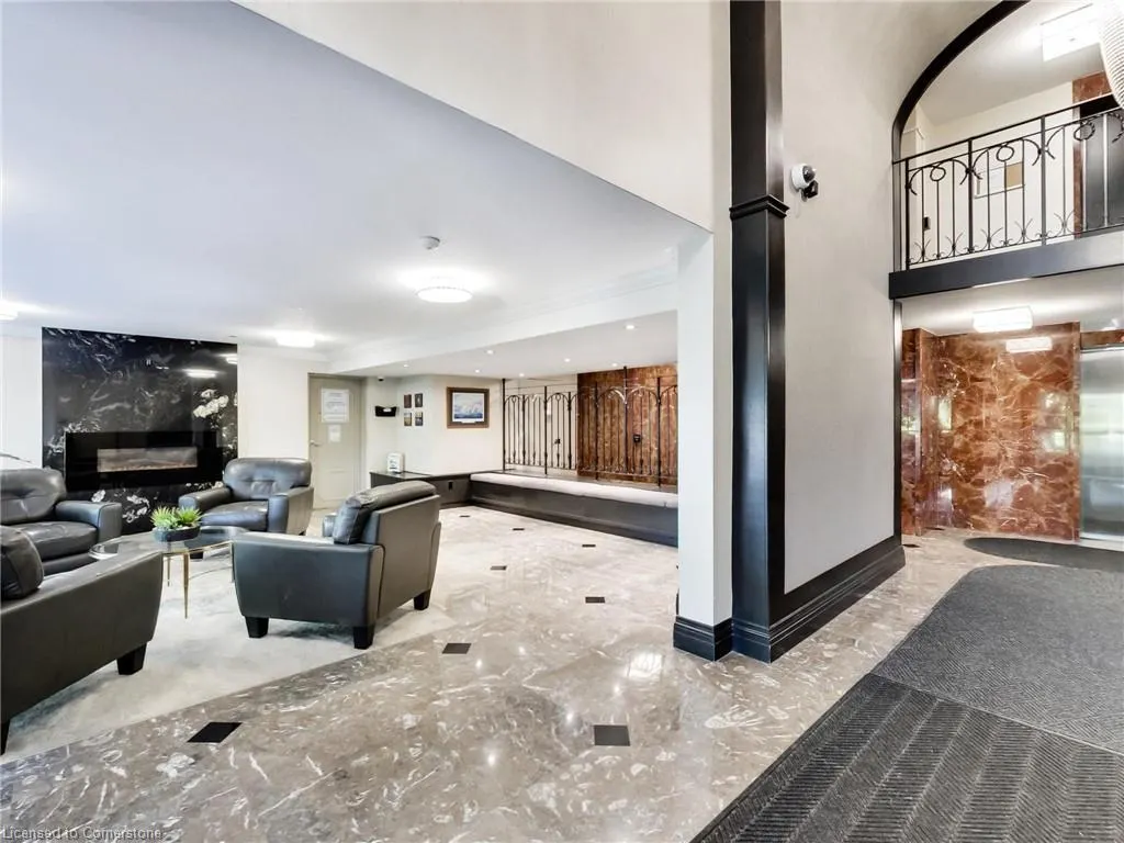 500 Green Road, #203