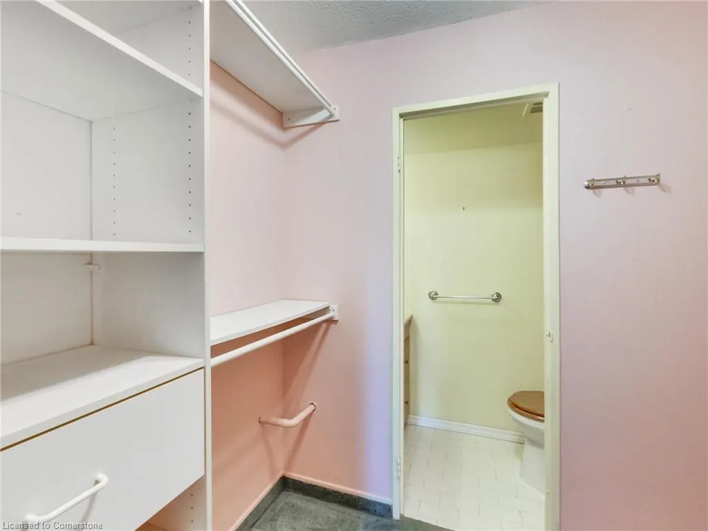 500 Green Road, #203