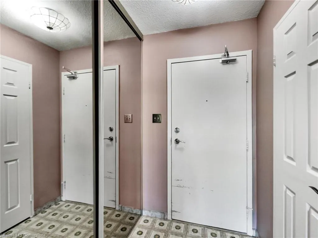 500 Green Road, #203