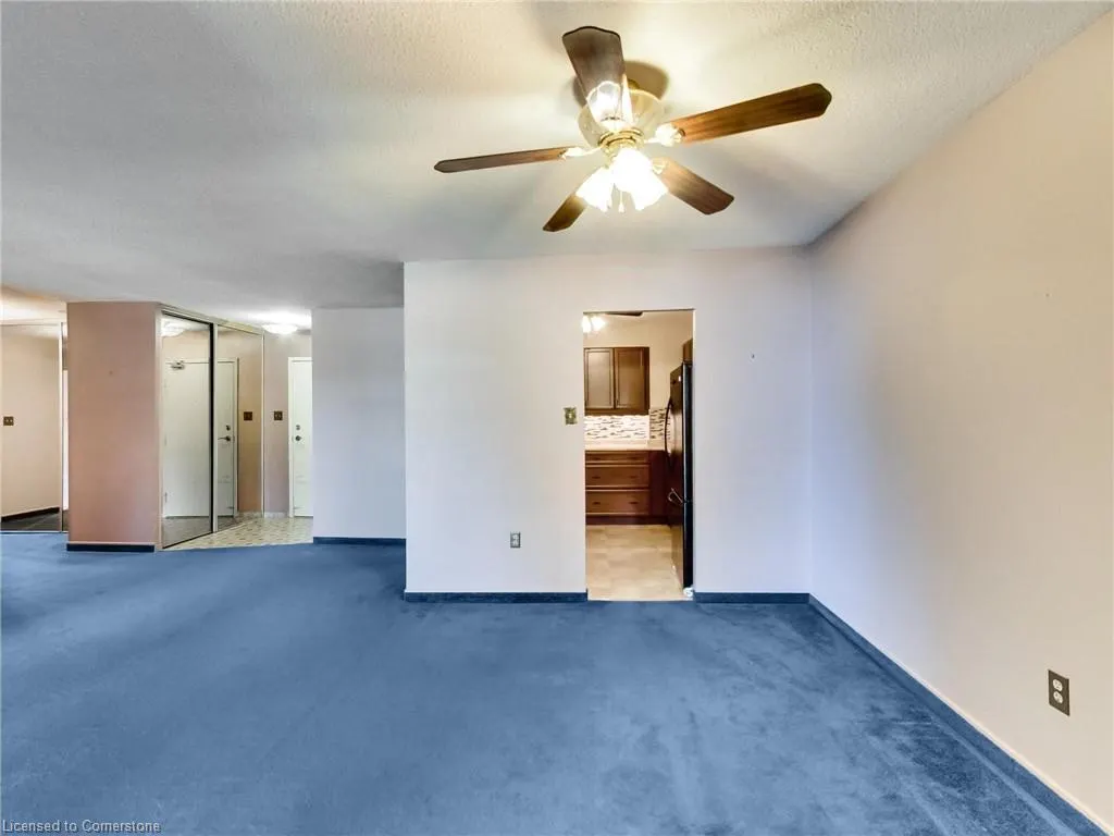 500 Green Road, #203