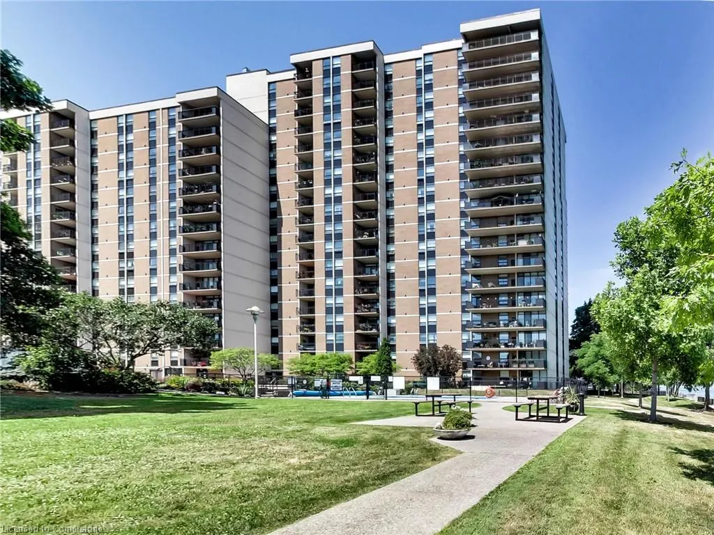 500 Green Road, #203