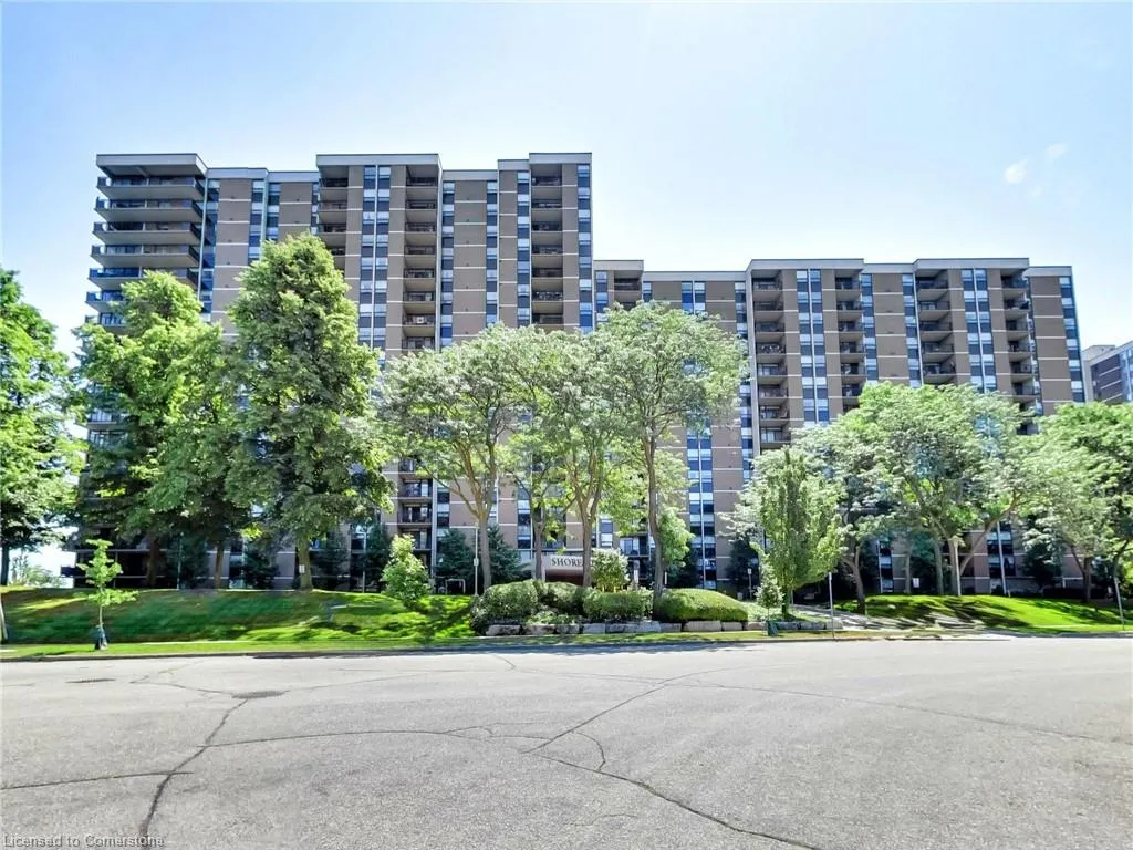500 Green Road, #203