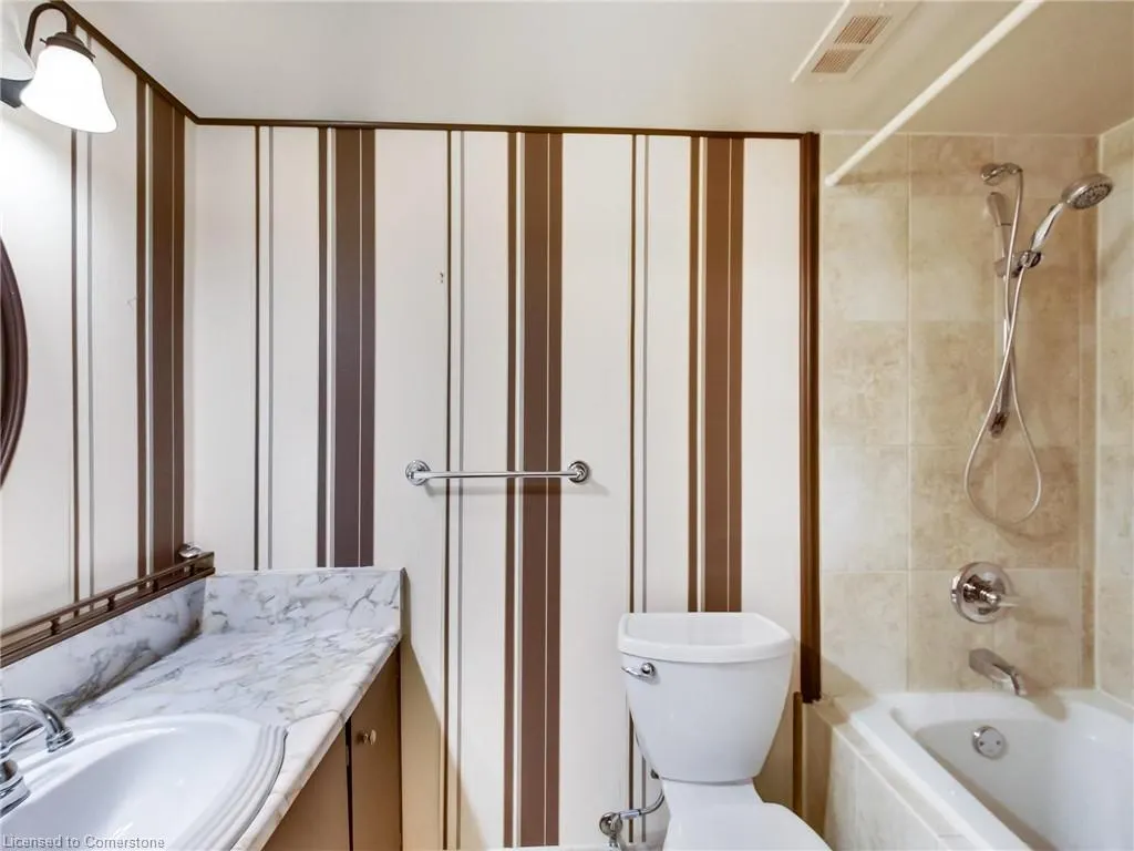 500 Green Road, #203