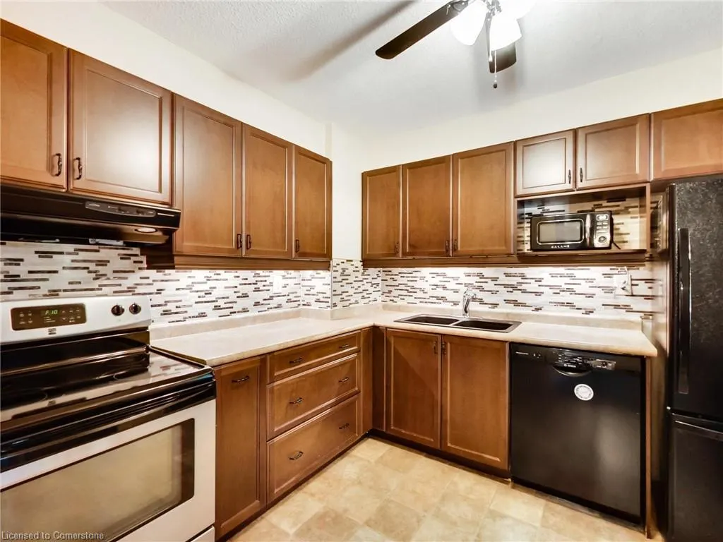 500 Green Road, #203