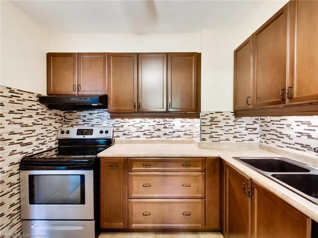 500 Green Road, #203