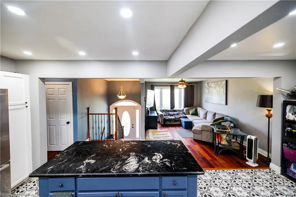 10 Garden Crescent