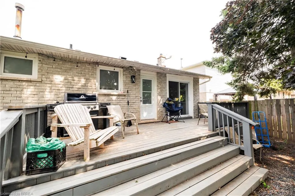 10 Garden Crescent