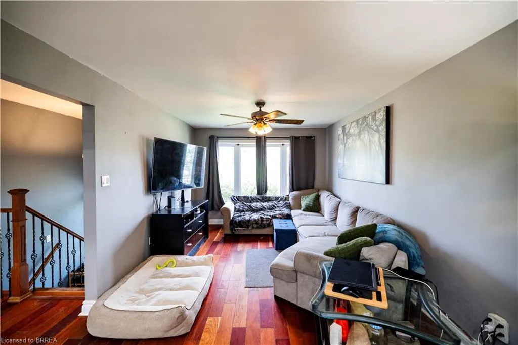 10 Garden Crescent