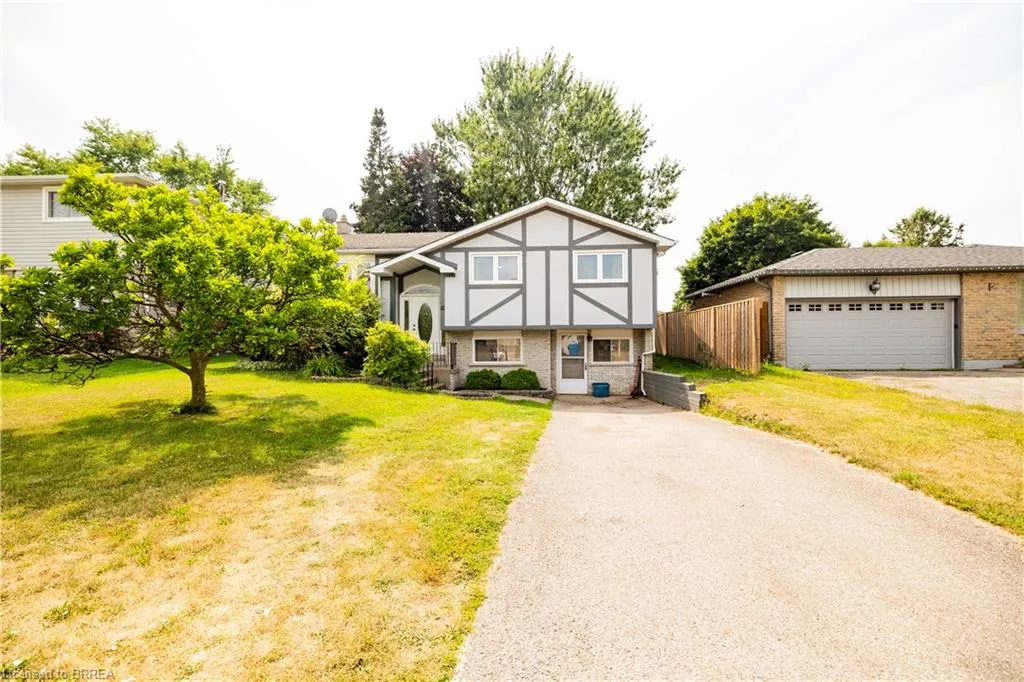 10 Garden Crescent