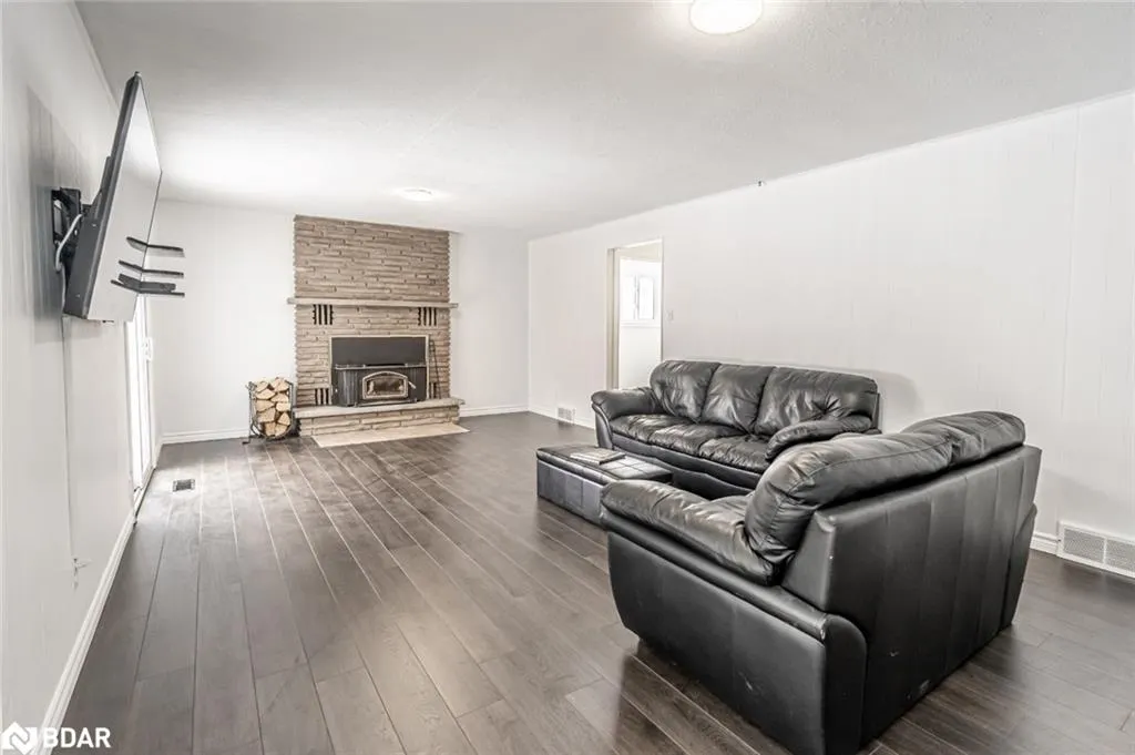 5853 Yonge Street