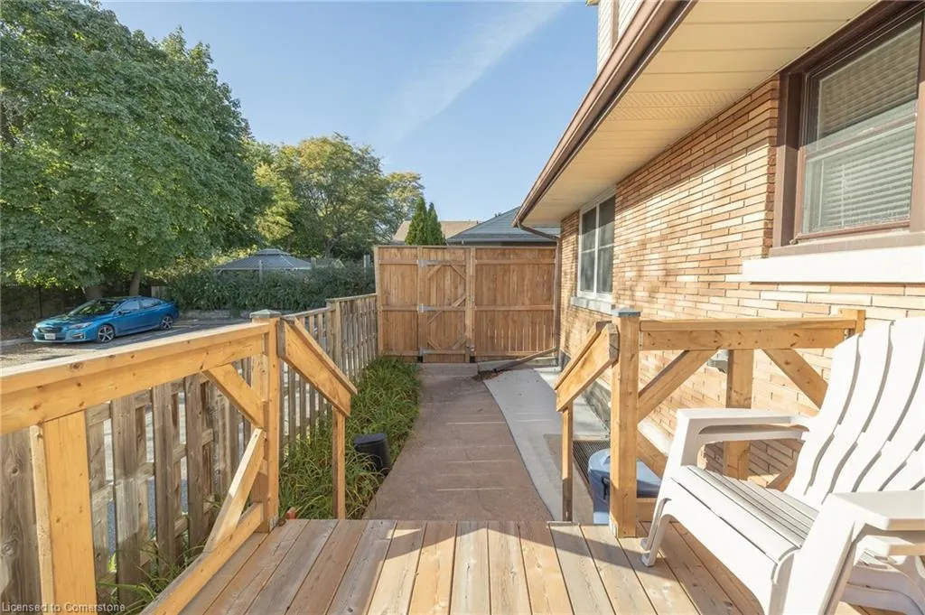 11 Belmont Avenue W