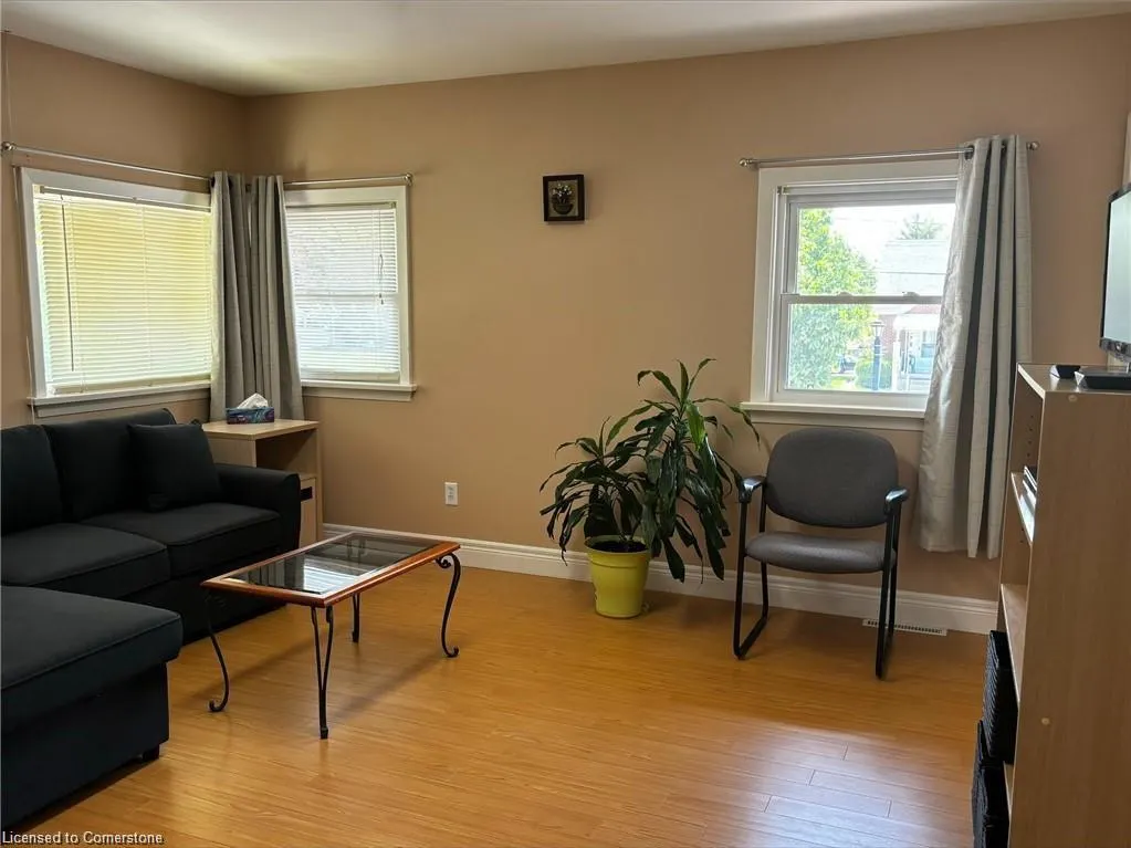 11 Belmont Avenue W