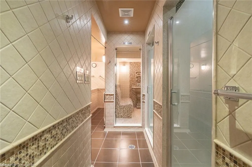11 Belmont Avenue W