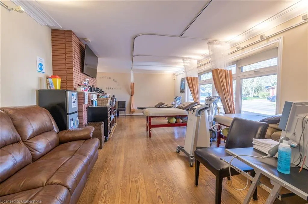 11 Belmont Avenue W