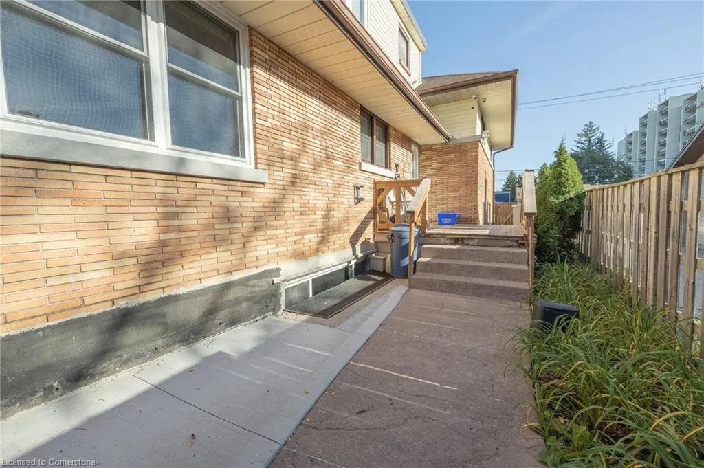 11 Belmont Avenue W