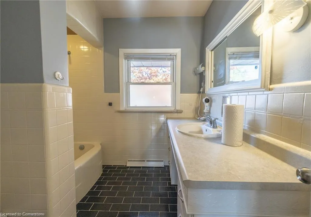 11 Belmont Avenue W