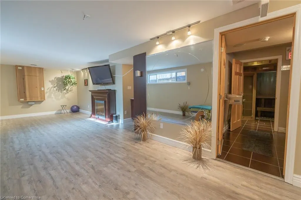 11 Belmont Avenue W
