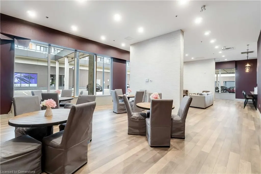 550 North Service Road, #1001
