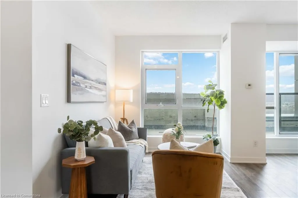 550 North Service Road, #1001