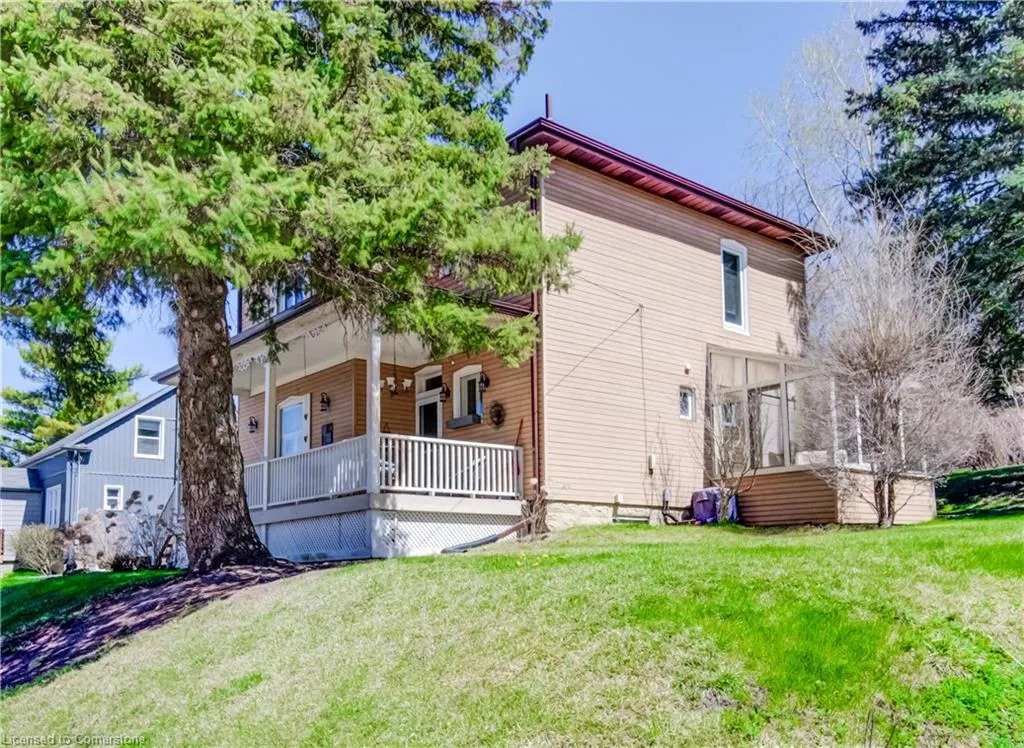 164 Queen Street E