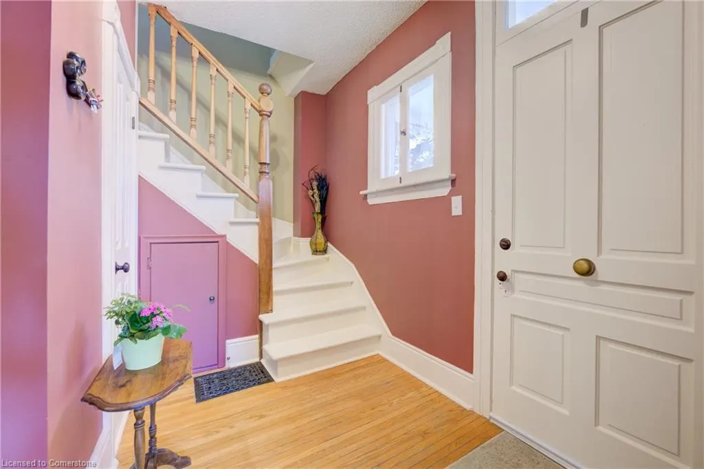 164 Queen Street E