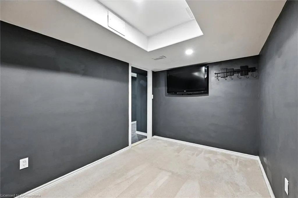 17 Dennis Drive