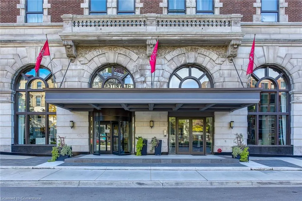112 King Street E, #PH6