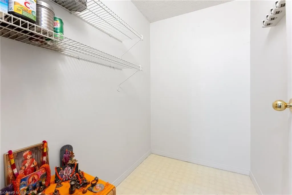 9 Bonheur Court, #212