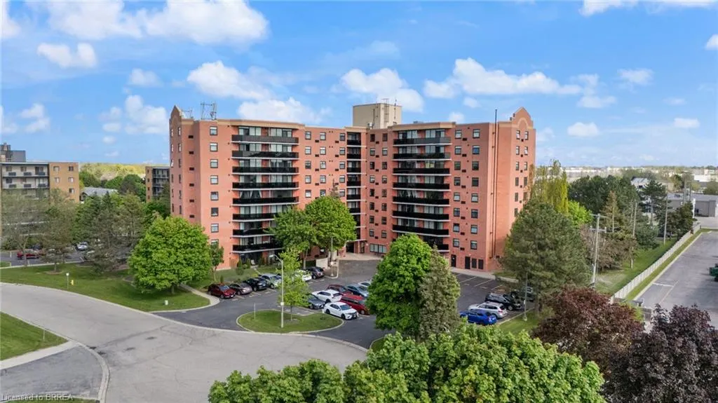 9 Bonheur Court, #212