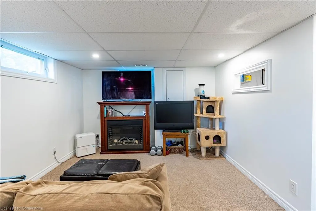 2 Lester Place