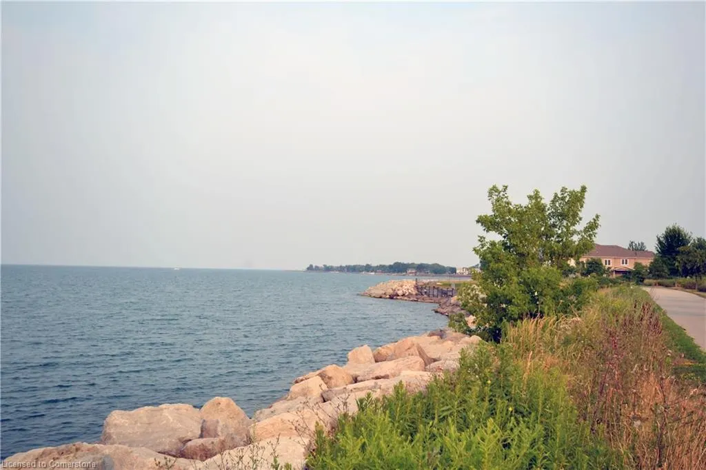 98 Shoreview Place, #6