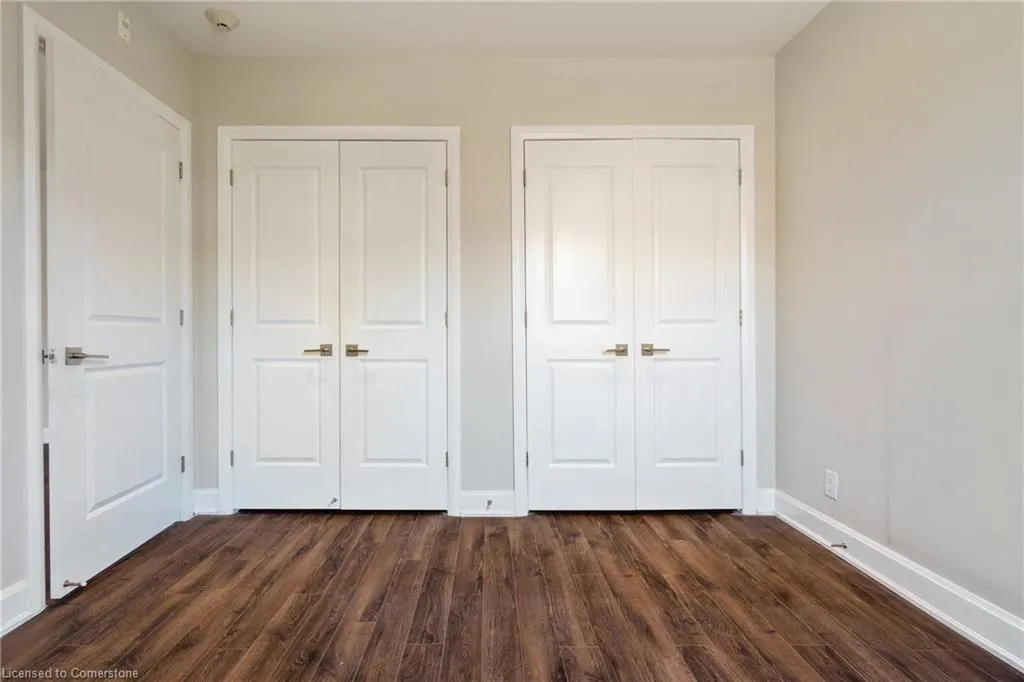 2 King Street W, #208