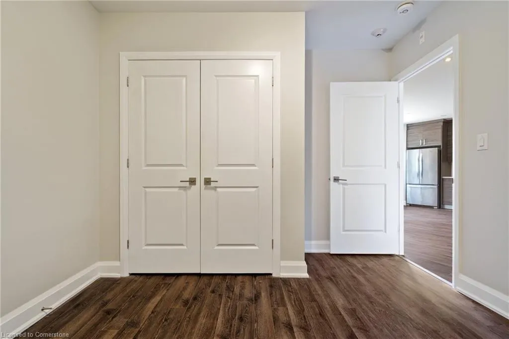2 King Street W, #208