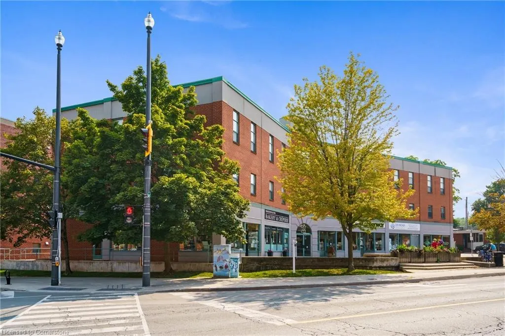 2 King Street W, #208