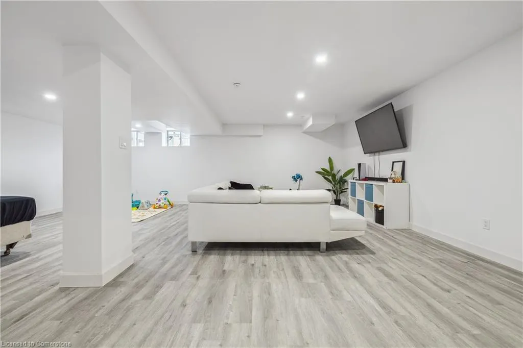 18 South Coast Circle