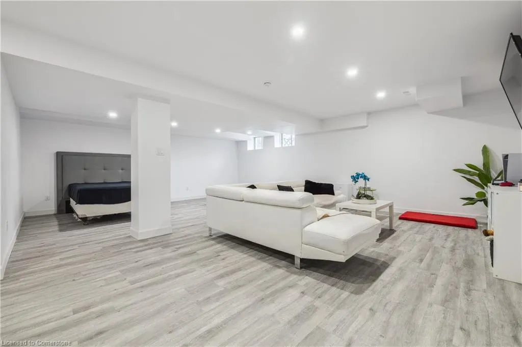 18 South Coast Circle