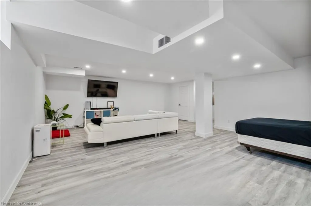 18 South Coast Circle