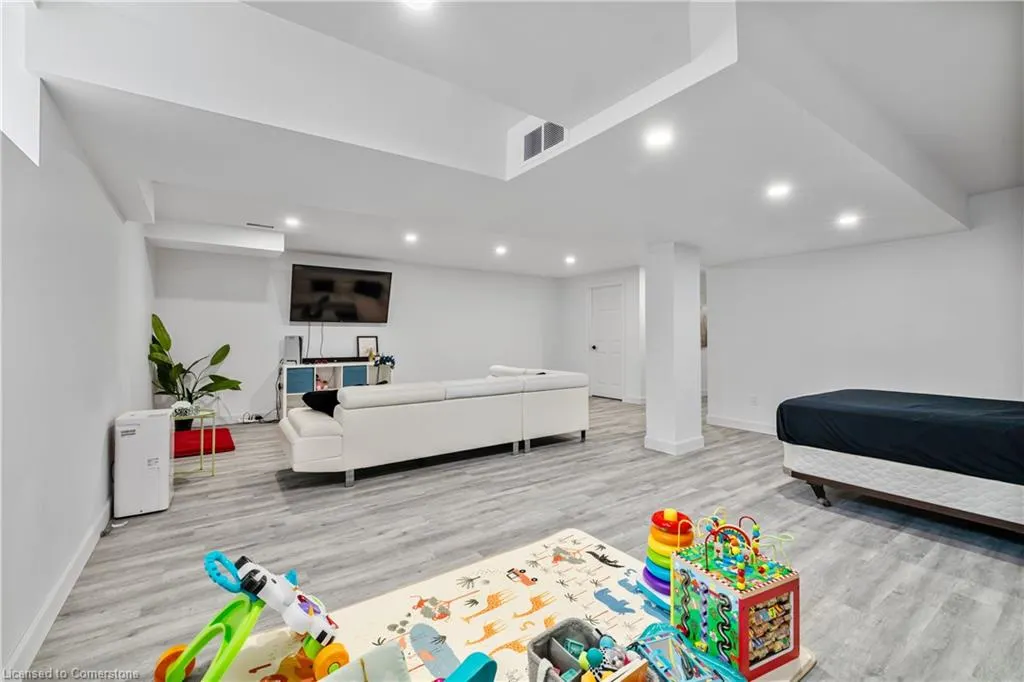 18 South Coast Circle