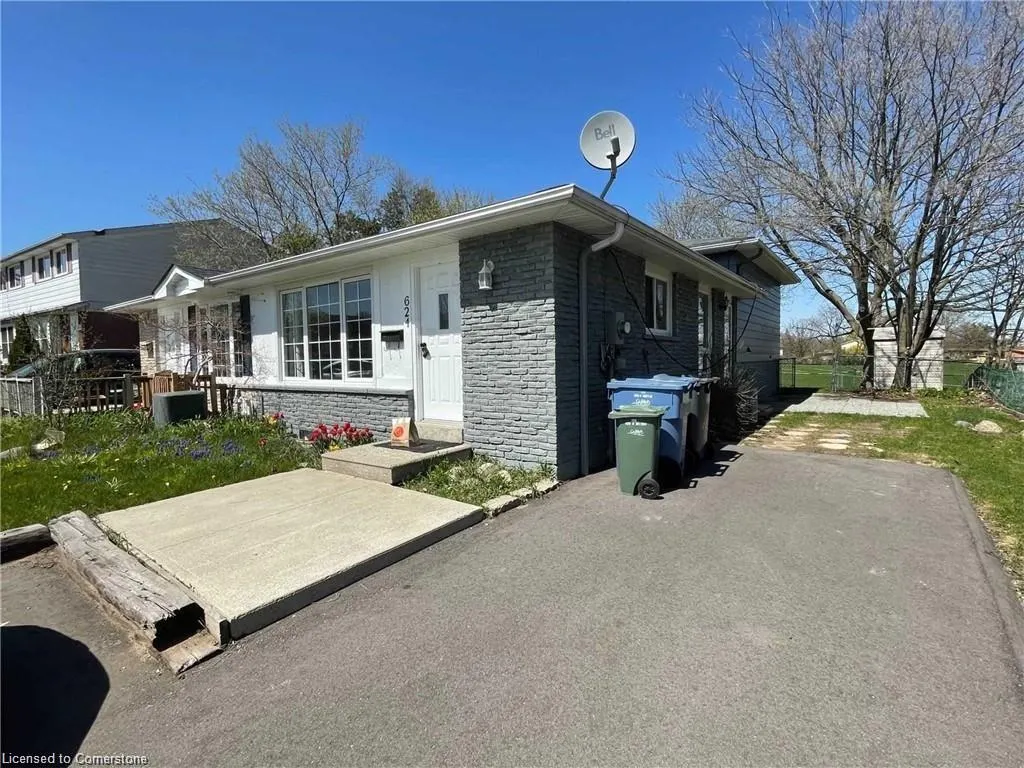 624 College Avenue W
