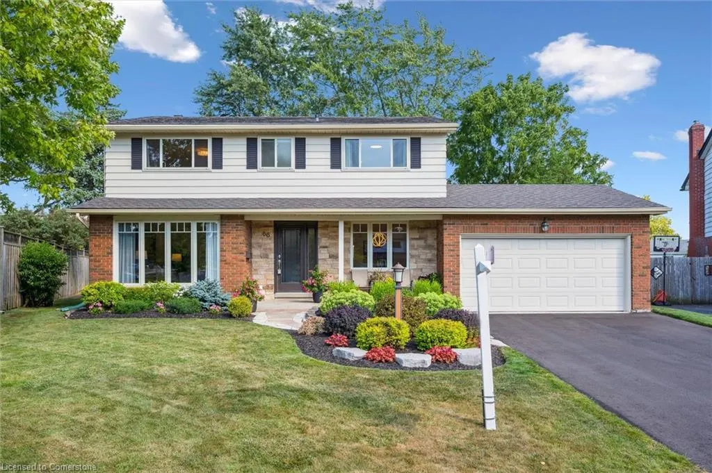66 Pinehurst Crescent
