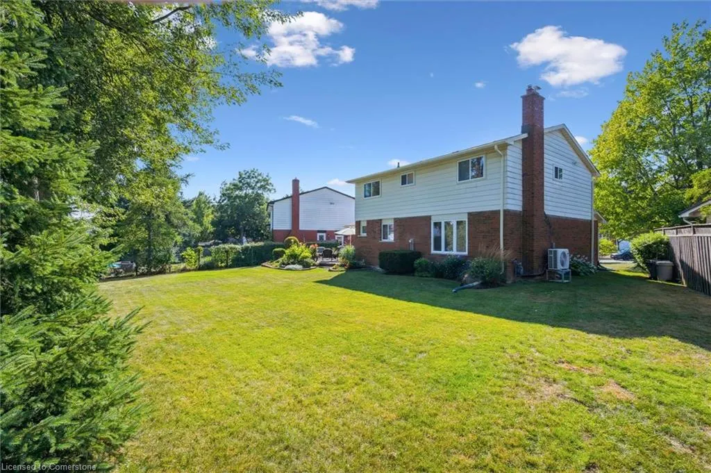 66 Pinehurst Crescent