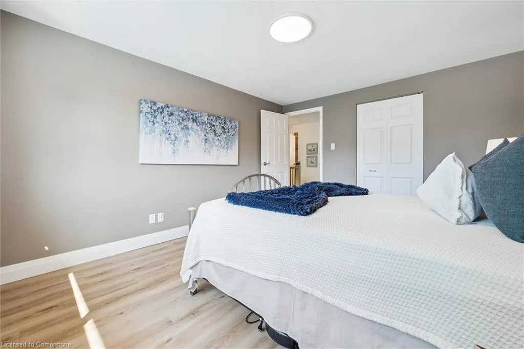66 Pinehurst Crescent